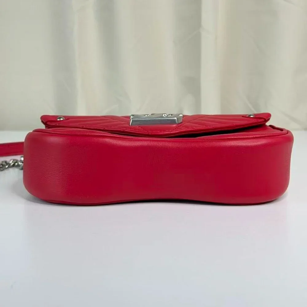 Louis Vuitton Red New Wave Chain Shoulder Bag Crossbody Style Quilted Design - Picture 6 of 9